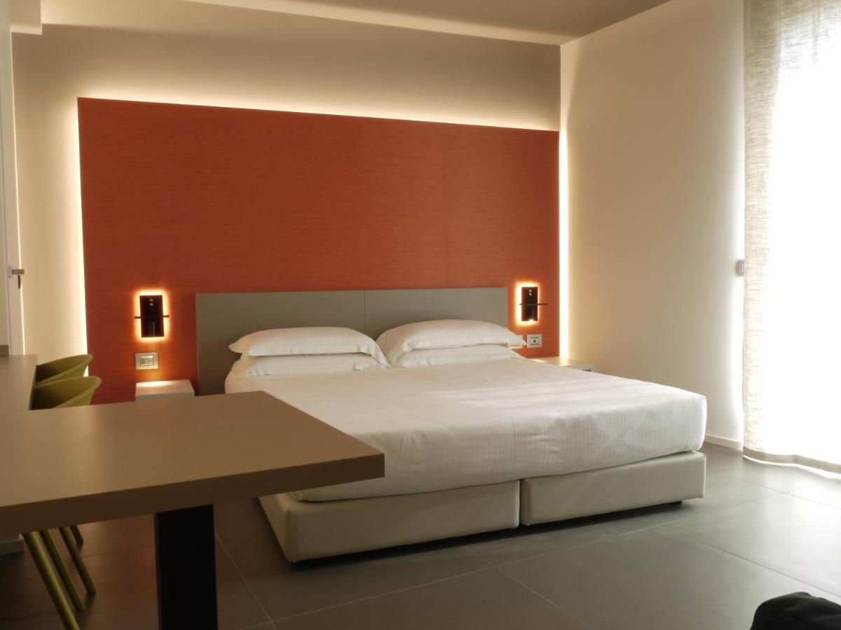 Rb Del Teatro&Apartaments Imola Exteriör bild