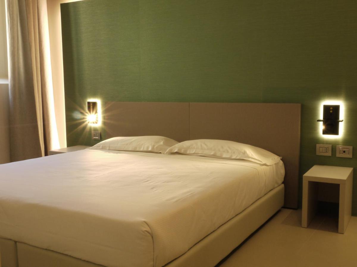 Rb Del Teatro&Apartaments Imola Exteriör bild