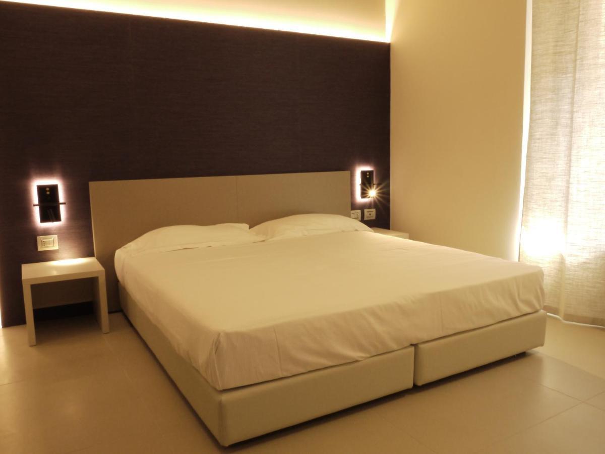 Rb Del Teatro&Apartaments Imola Exteriör bild