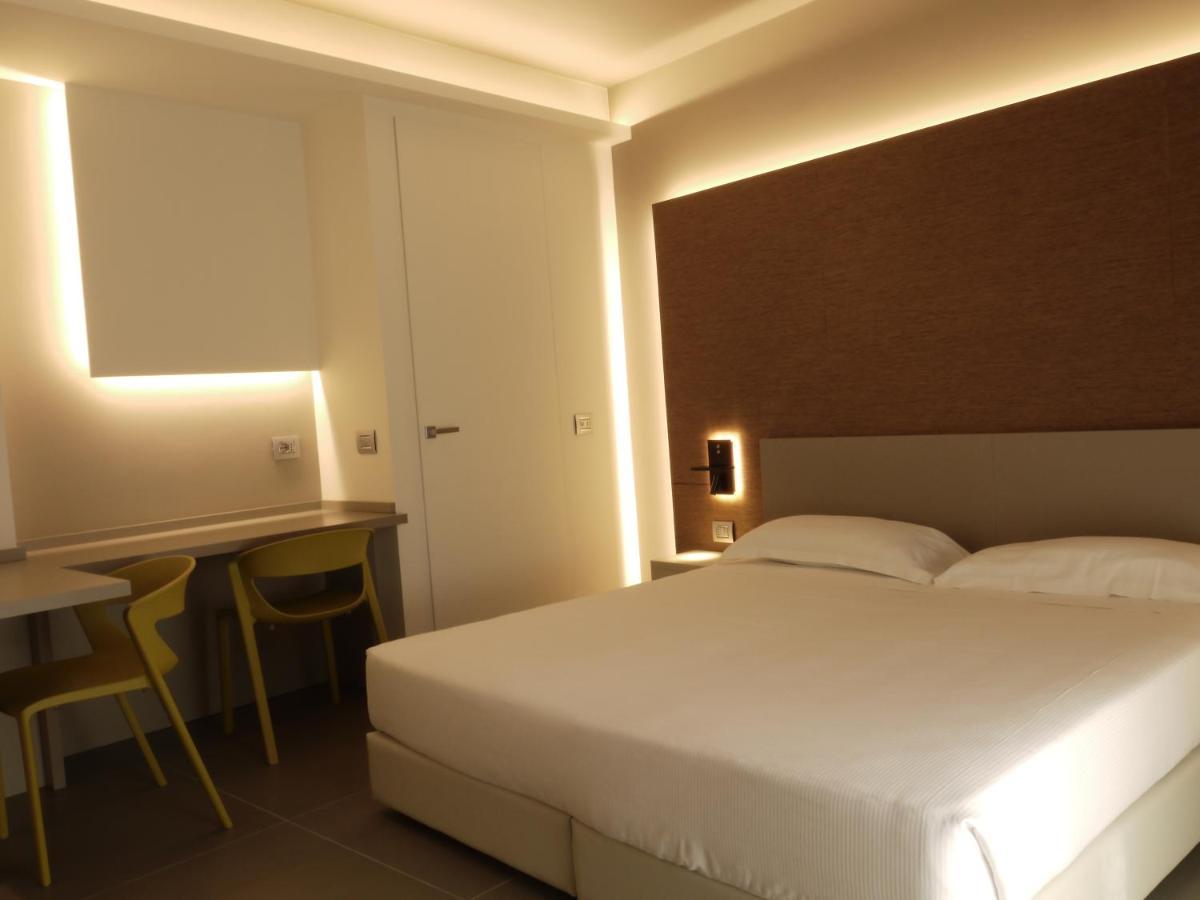 Rb Del Teatro&Apartaments Imola Exteriör bild