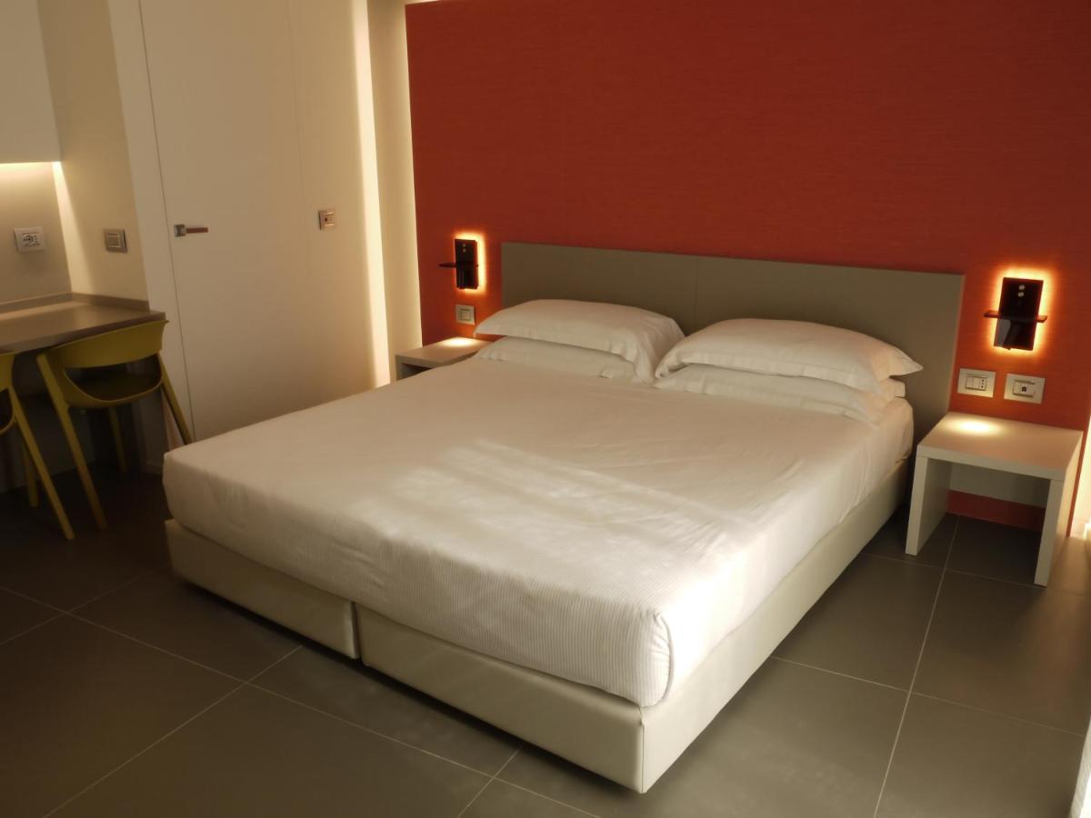 Rb Del Teatro&Apartaments Imola Exteriör bild