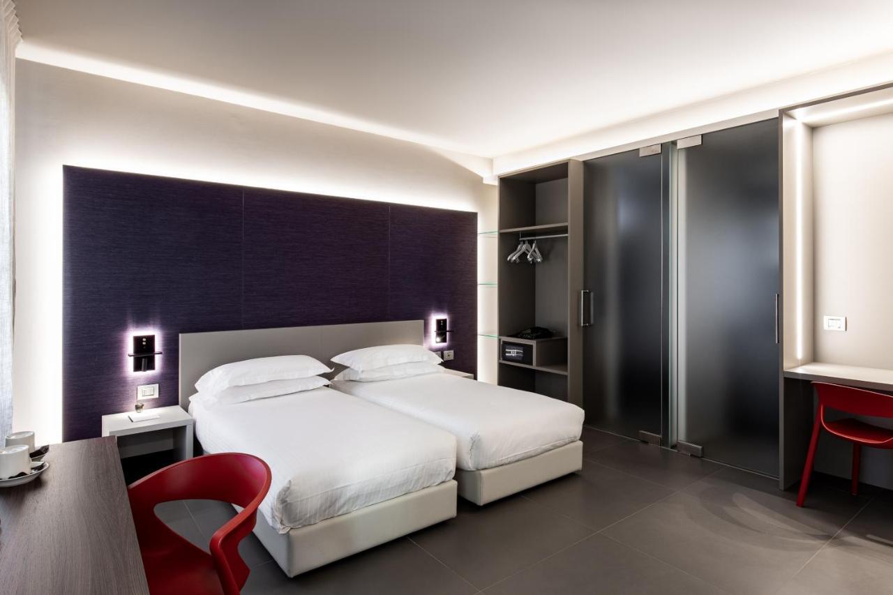 Rb Del Teatro&Apartaments Imola Exteriör bild