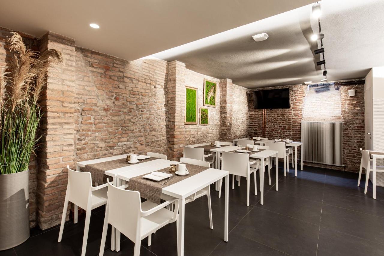 Rb Del Teatro&Apartaments Imola Exteriör bild